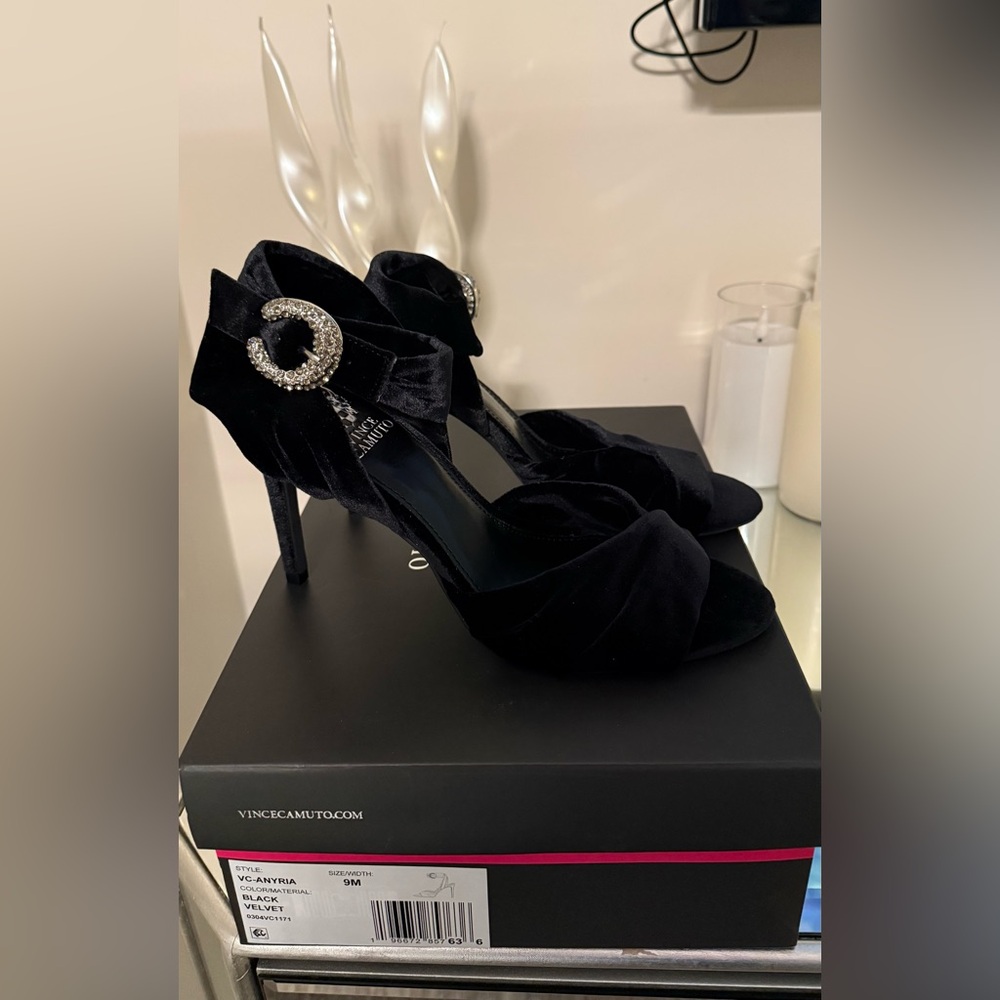 Vince Camuto Black Velvet Anyria Wrap Around Heels - Size 9 - Never Worn - NWT - Picture 5 of 7